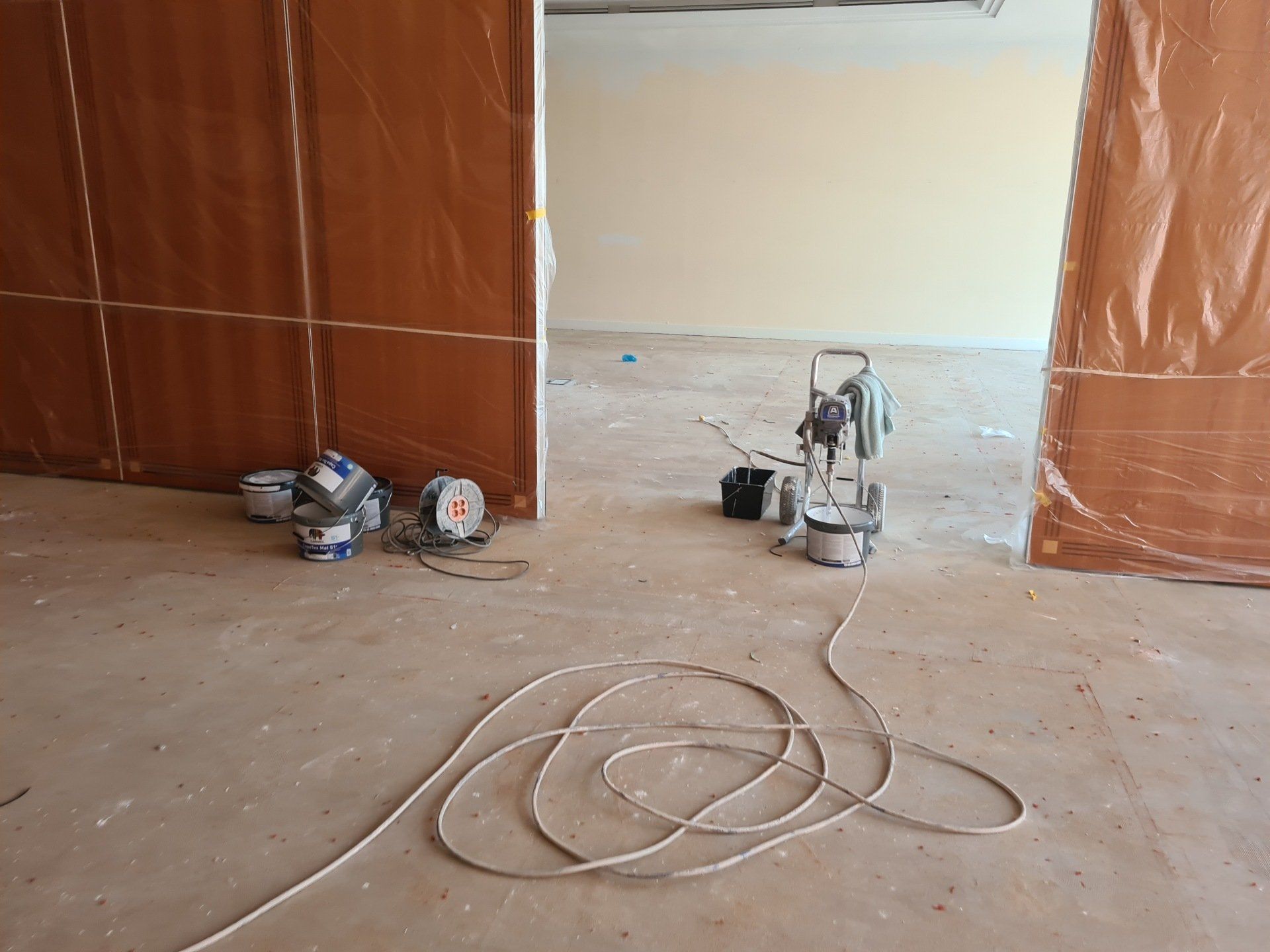 Plafond latex spuitwerk airless