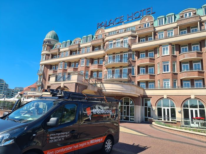 Schilder en spuitwerk afgerond bij Palace Hotel